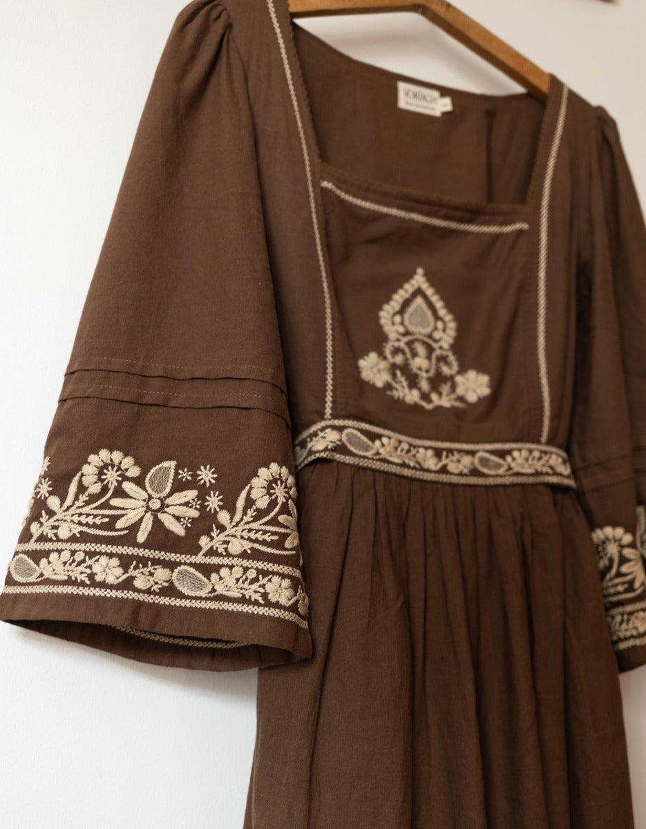 Robe 'Astrid' brodée inspirée pain d'épice