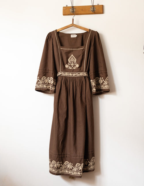 Robe 'Astrid' brodée inspirée pain d'épice