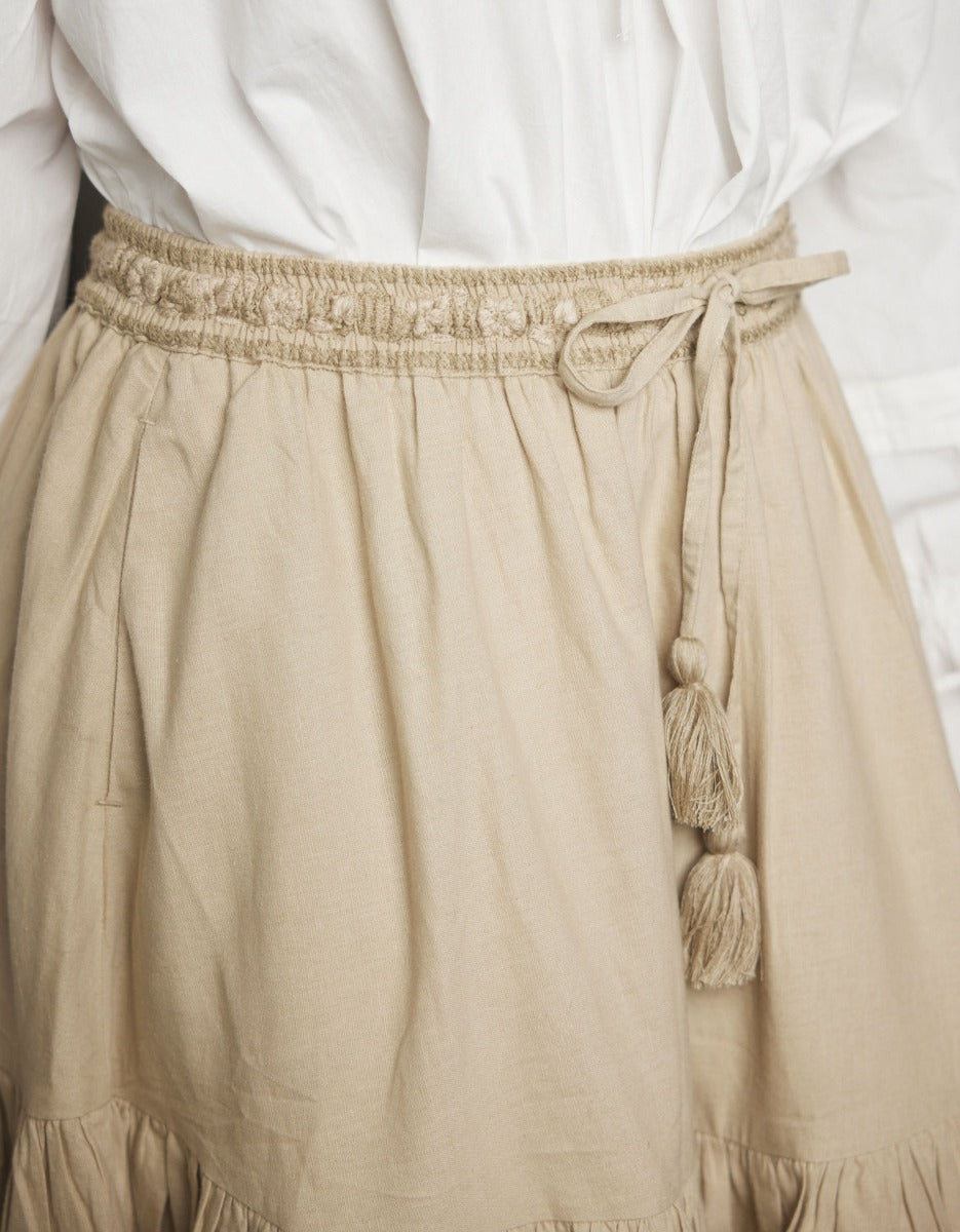 "Astrid" skirt ceramic off white with nuanced embroideries