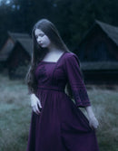 Robe 'Austra' brodée couleur prune