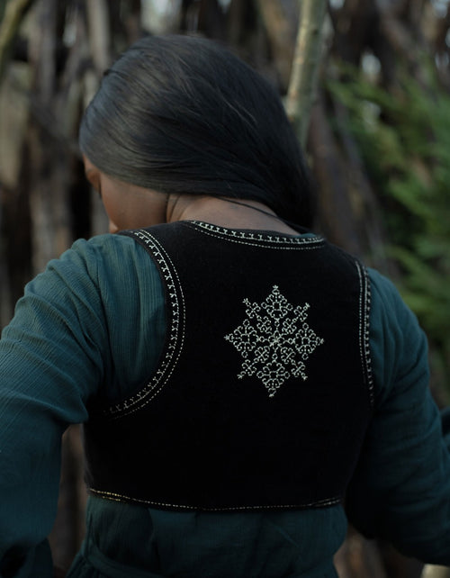 'Nelda' embroidered black velvet bodice