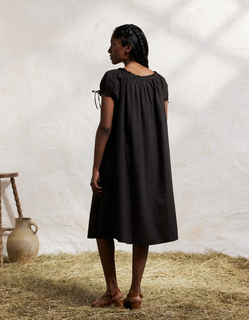 "Cosima" black shift dress with short sleeves
