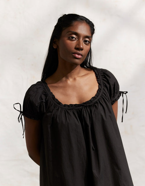 "Cosima" black shift dress with short sleeves