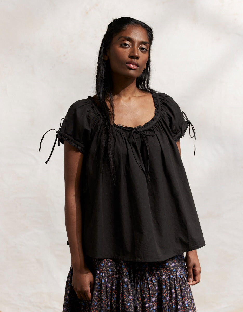 "Cosima" black cotton top with short sleeves