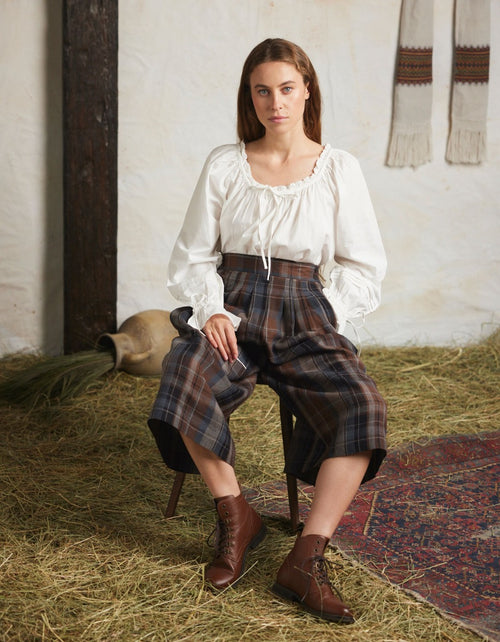 "Cosima" white top with long sleeves