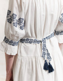 Robe 'Danika' blanc broderies bleues