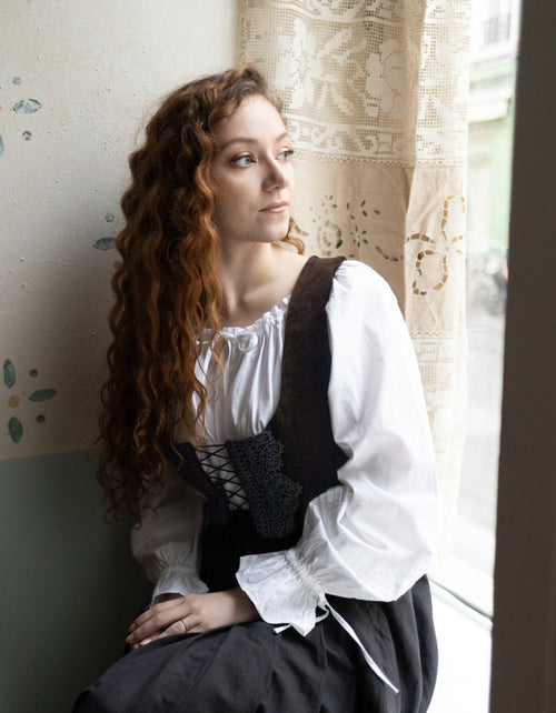 "Daria" corset in chestnut velvet