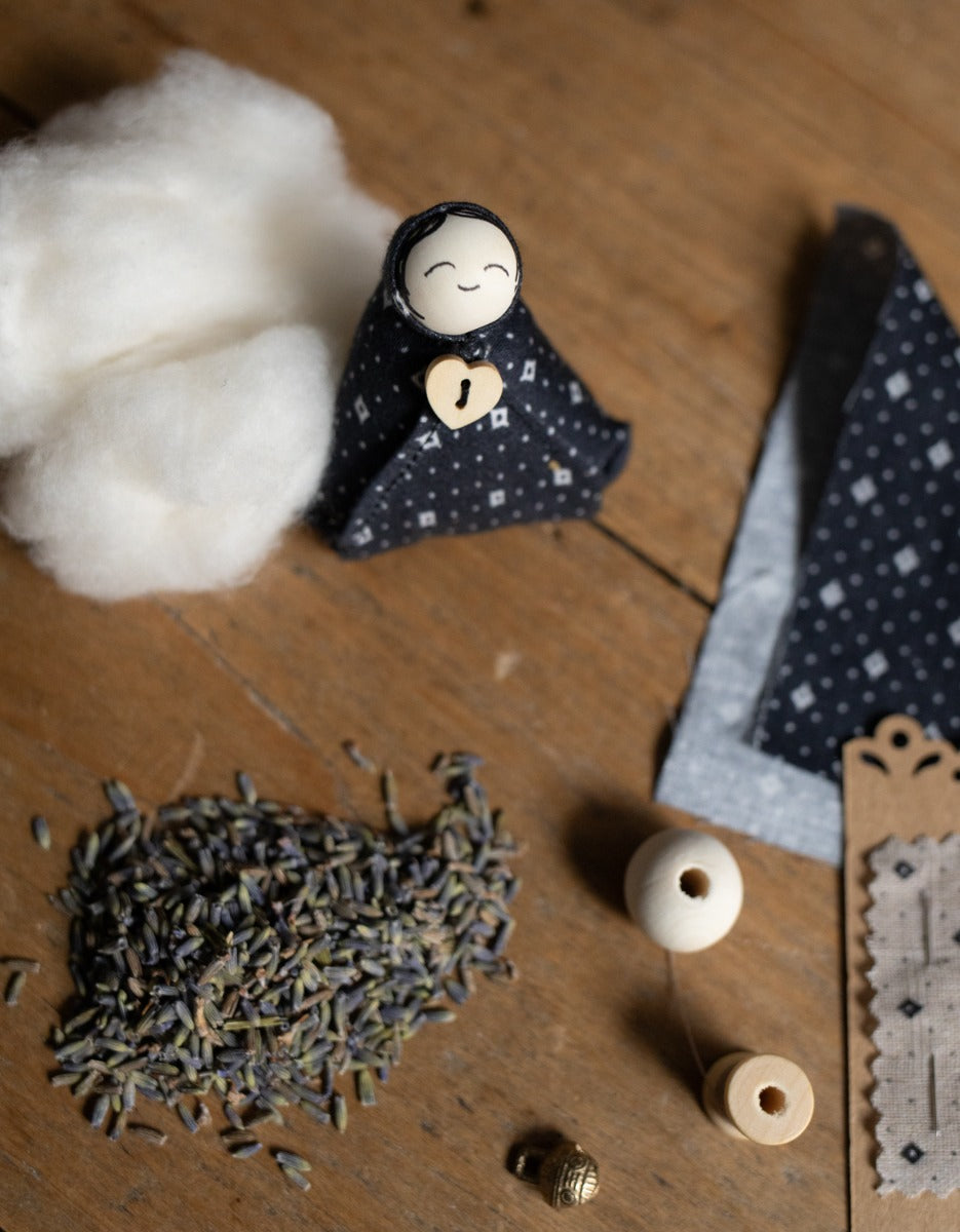 DIY kit '6 small Lavender Laumė' - Mara Diamond Cream/Night Blue