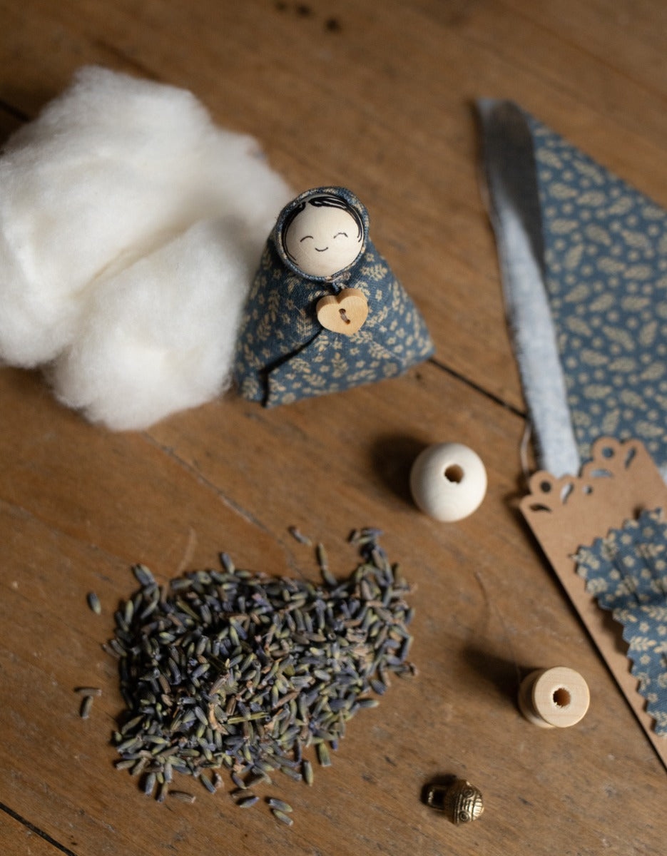 DIY kit '6 small Lavender Laumė' - Mathilda Black/Blue Leaves