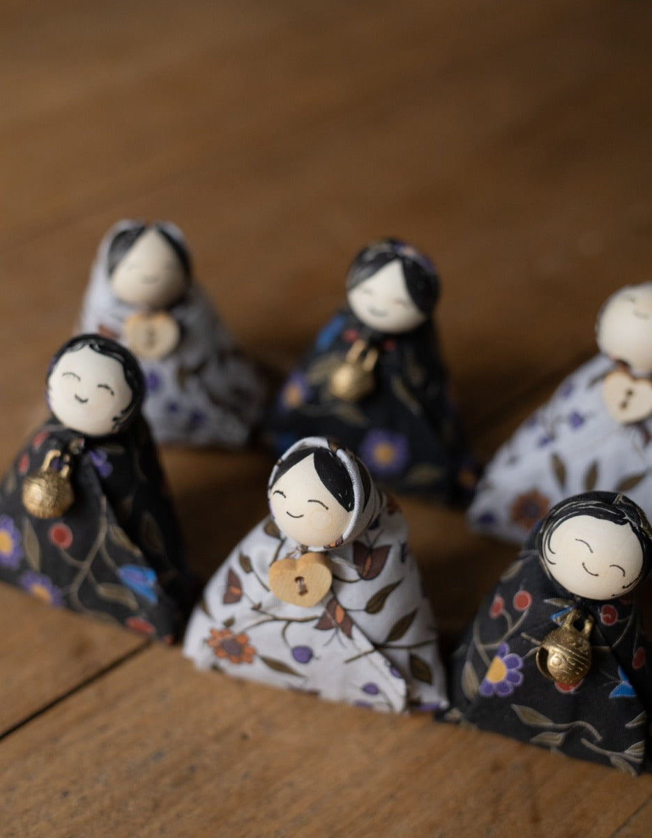 DIY kit '6 small Lavender Laumė' - Millicent Black/Cream