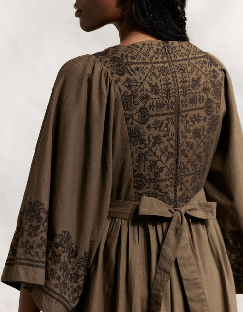 Robe brodée  'Mivilud' sarrasin