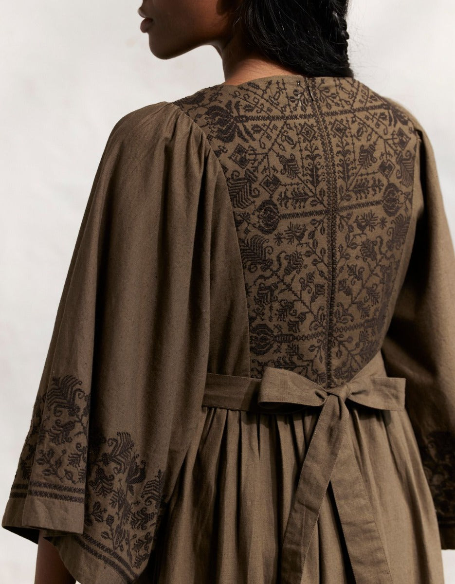 Robe brodée 'Mivilud' sarrasin buckwheat / XL