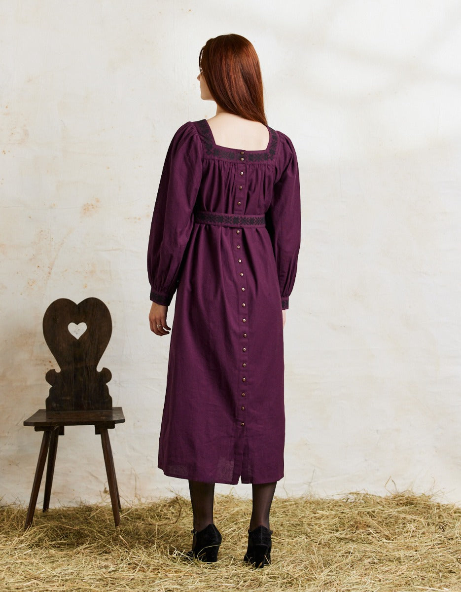 Robe brodée 'Elma' prune