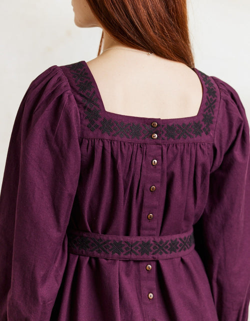 Robe brodée 'Elma' prune