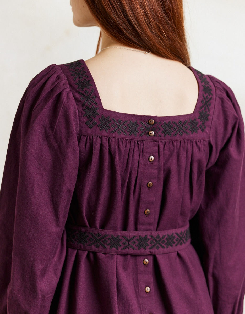 Robe brodée 'Elma' prune