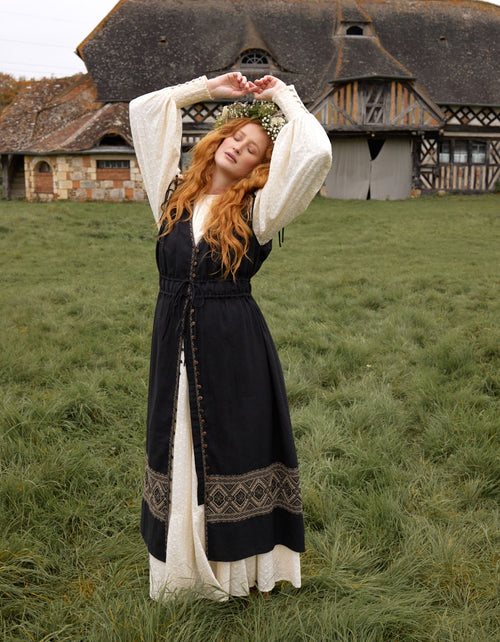 Robe longue 'Elvira' brodée sans manches mousse