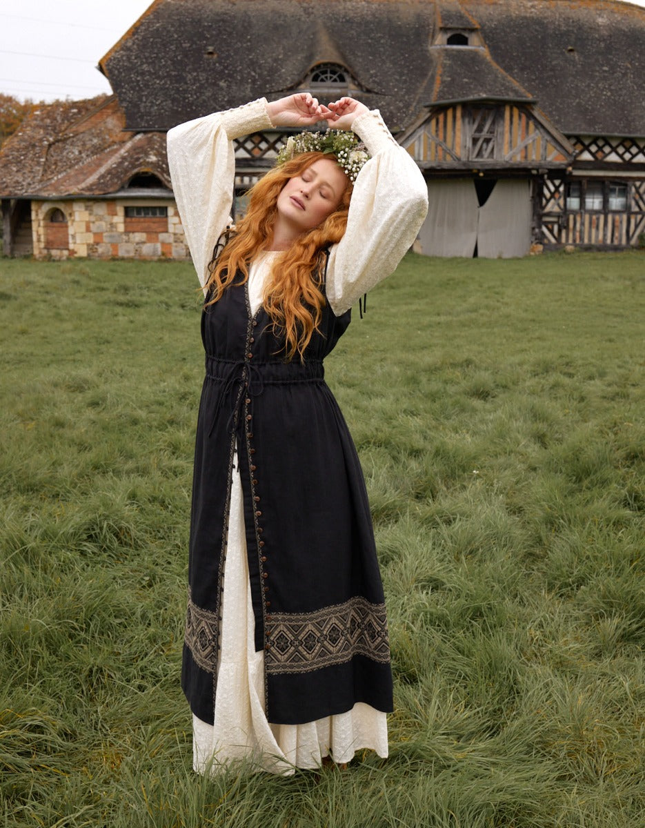 Robe longue 'Elvira' brodée sans manches mousse