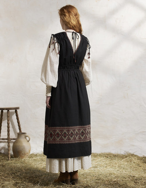 Robe longue 'Elvira' brodée sans manches brique