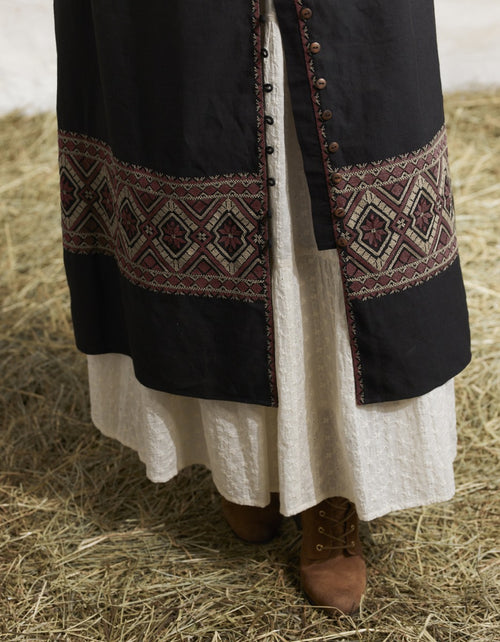 Robe longue 'Elvira' brodée sans manches brique