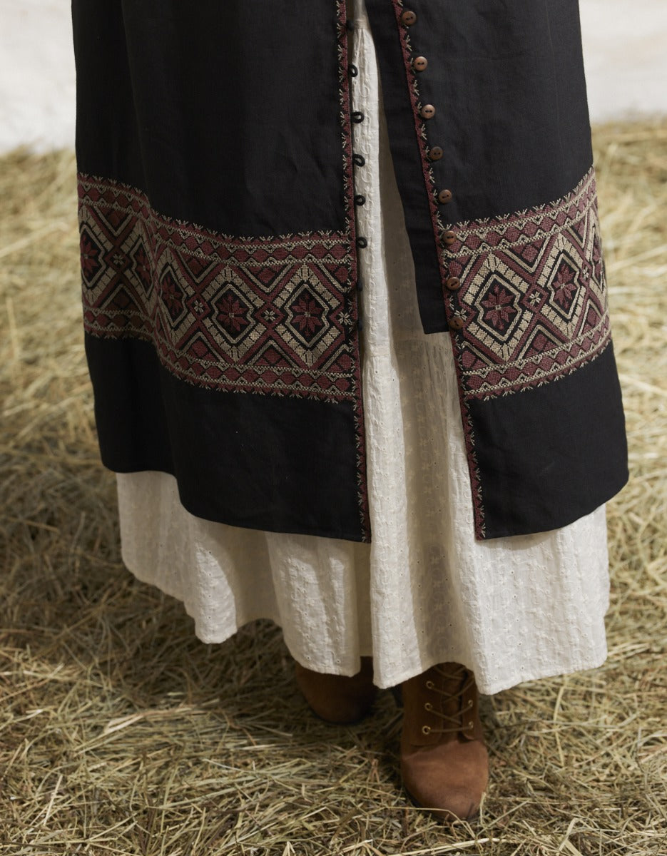 Robe longue 'Elvira' brodée sans manches brique