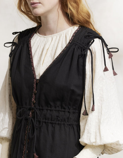 Robe longue 'Elvira' brodée sans manches brique