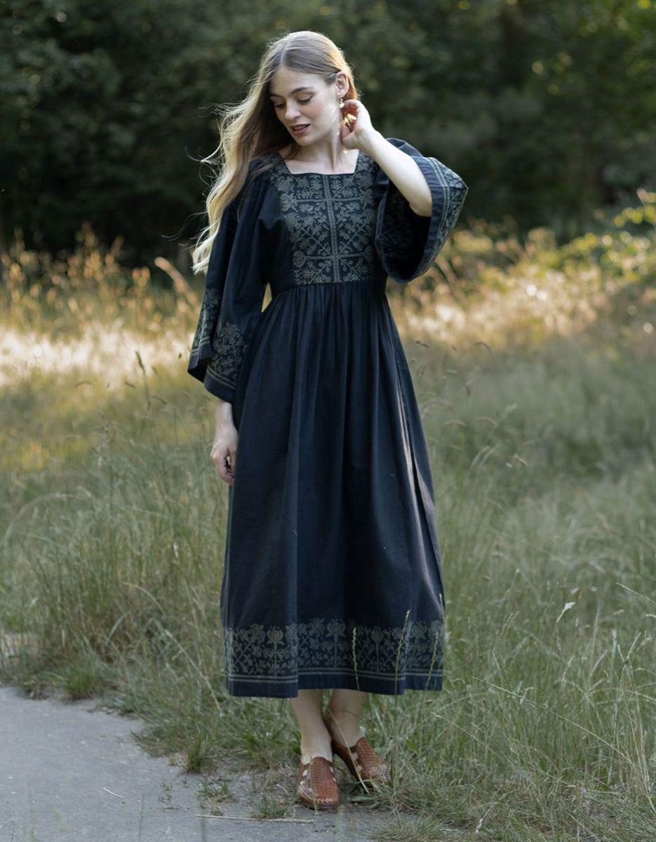 Robe brodée 'Mivilud' noire