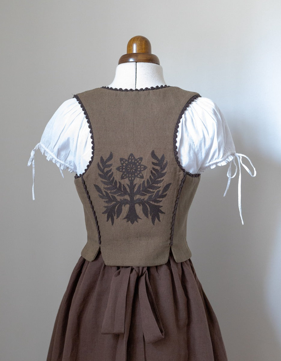 Corset 'Gisela' brodé en lin sarrasin