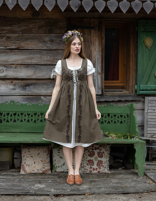 Sur-robe 'Gisela' sarrasin brodée