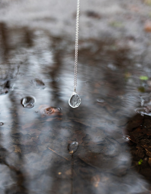 Collier 'Glacier Goutte' en cristal de roche taillé et argent 925