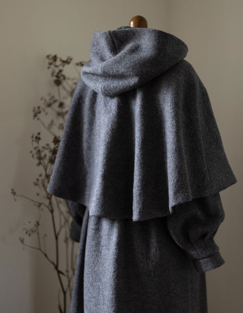 "Aneta" cape in grey wool