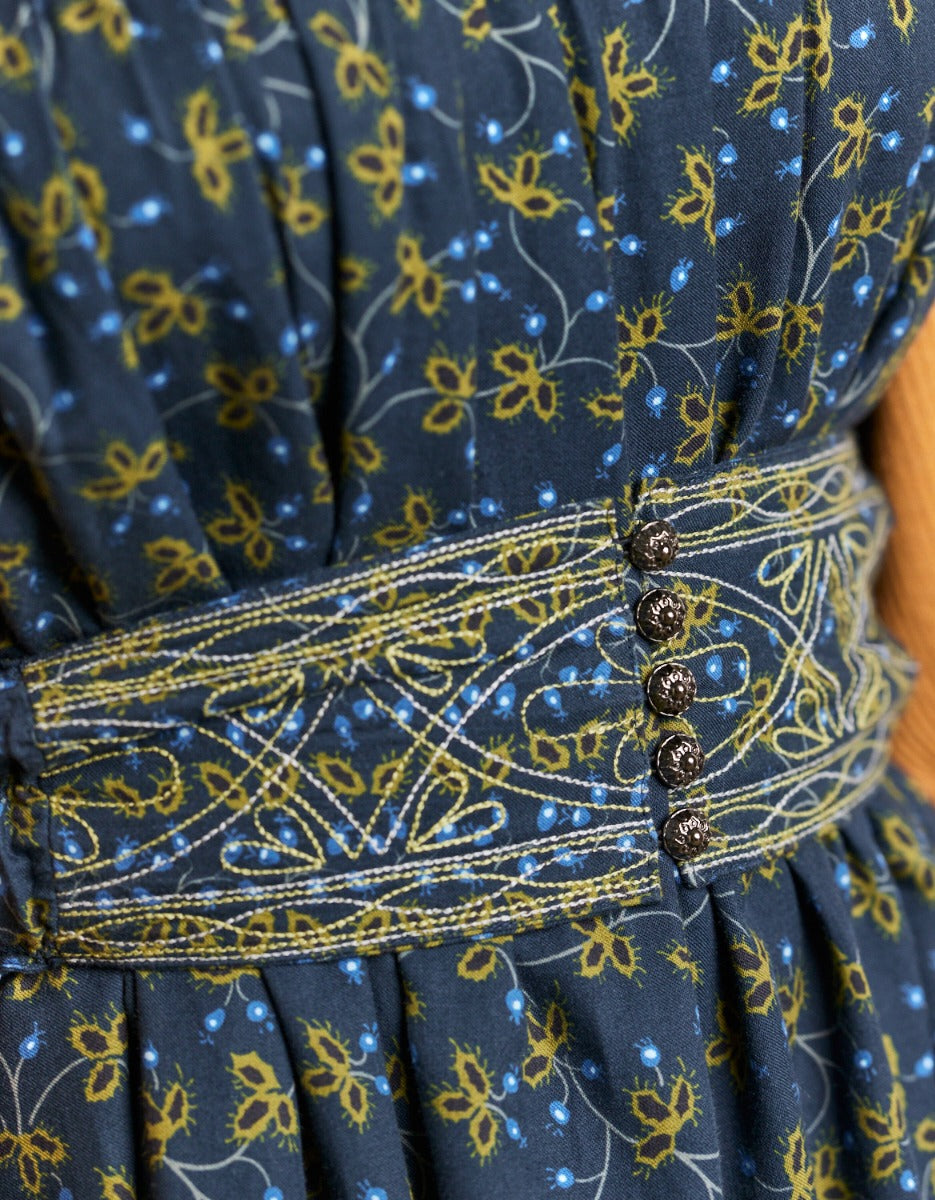 Robe longue 'Mari' imprimé baies brodé bleu