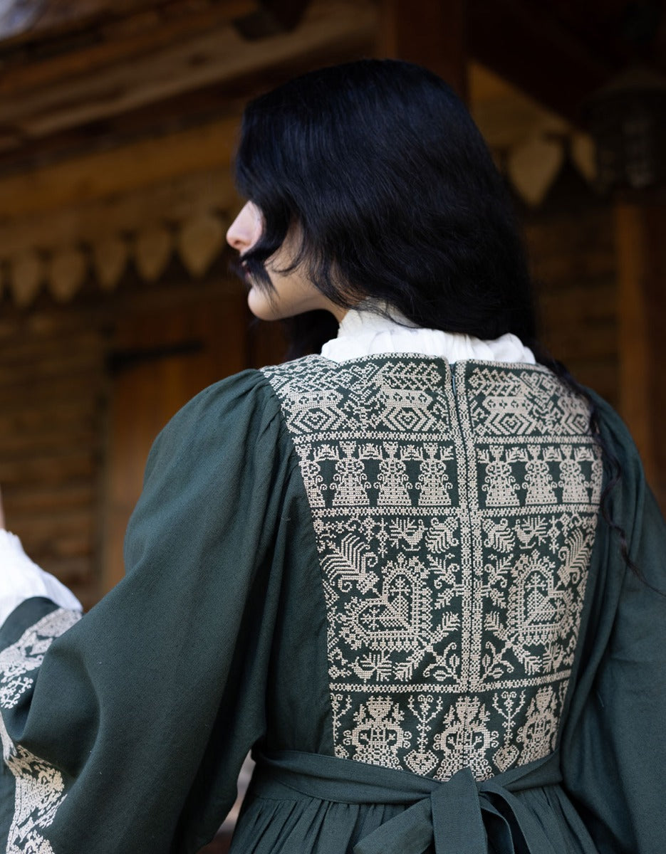 Robe 'Meredith' vert forêt brodée crème