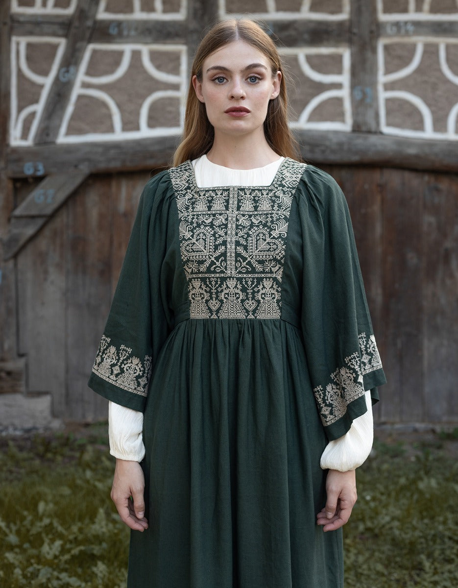 Robe 'Meredith' vert forêt brodée crème – voriagh - sisters from Robe 'Meredith' vert forêt brodée crème – voriagh - sisters from