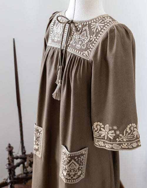 Robe 'Mila' brodée sarrasin