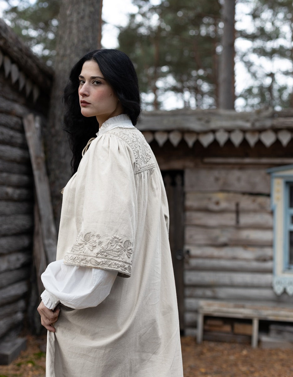 "Mila" dress ceramic off white with nuanced embroideries