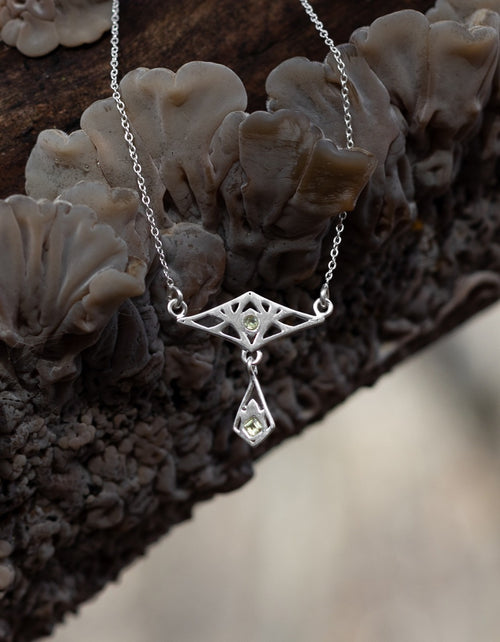'Mira stilla' necklace in silver and peridot