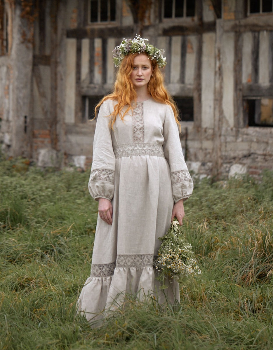 Robe 'Misha ceremony' en lin naturel avec dentelle de lin