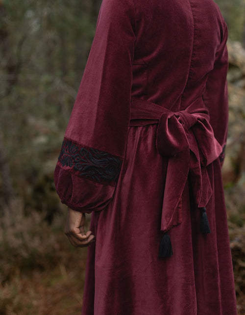 Robe 'Misha' brodée en velours bordeaux