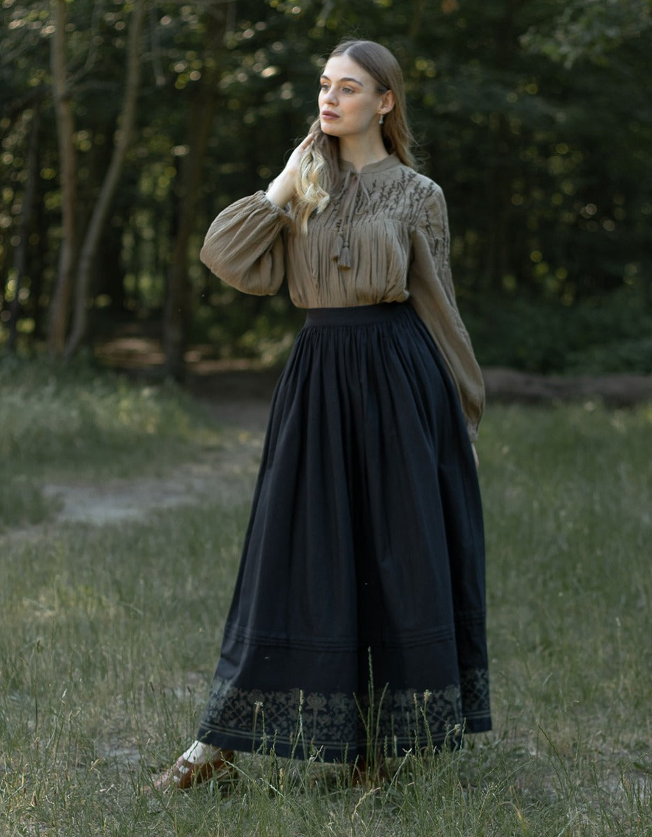"Mivilud" embroidered maxi skirt black