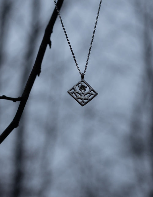 Collier 'Primula major' en argent et péridot