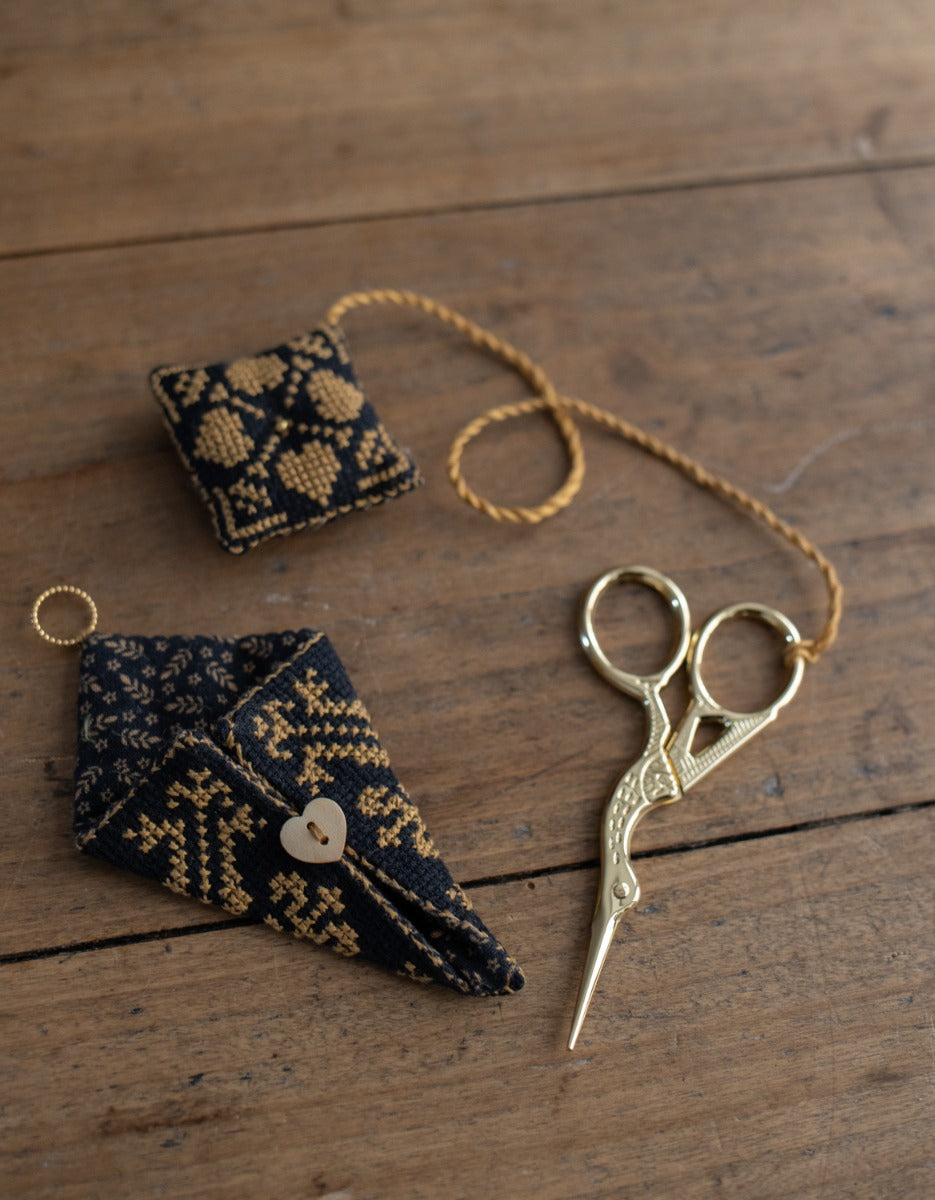 DIY kit 'The Embroiderer's Companion with Stork Scissors'. Mathilda Black Leaves