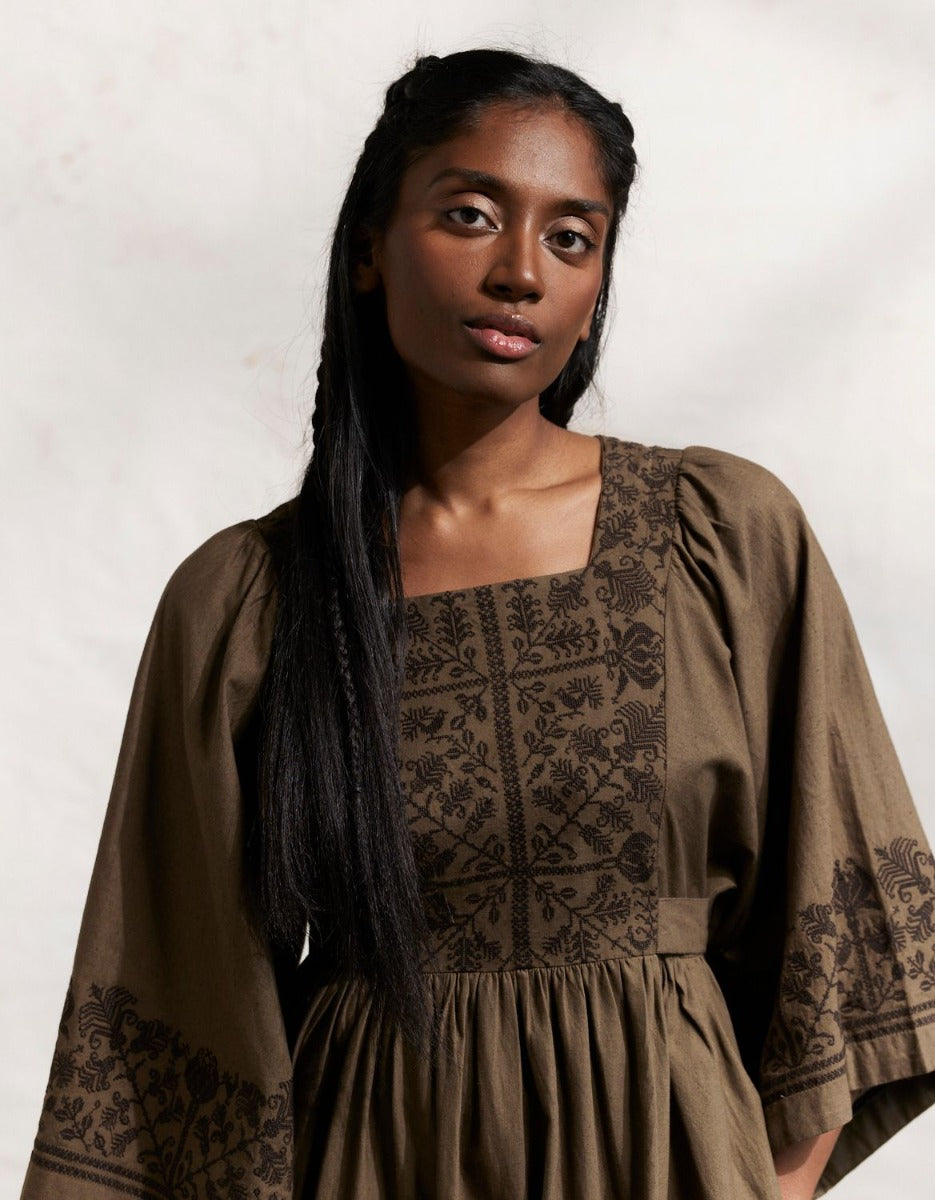 Robe brodée  'Mivilud' sarrasin