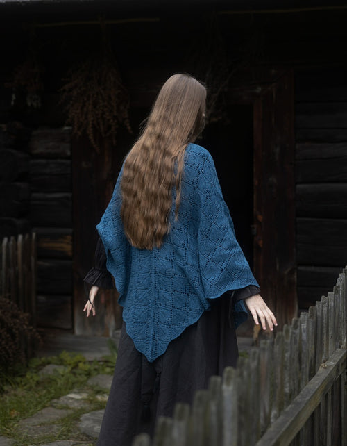 "Norna" stole in pure wool with openwork knit lagoon
