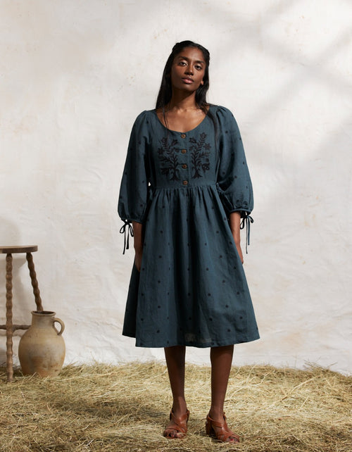 Robe 'Tara' brodée en lin manches 3/4 turquoise