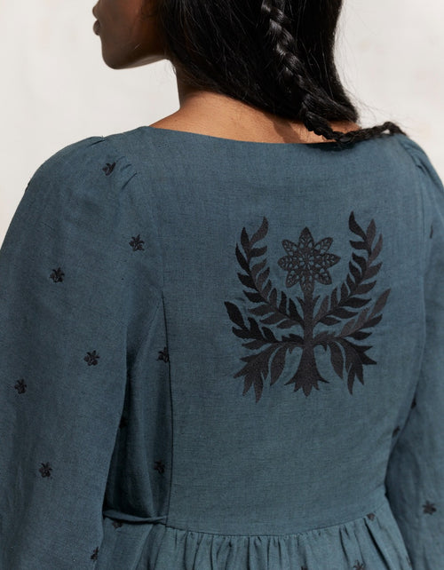 Robe 'Tara' brodée en lin manches 3/4 turquoise
