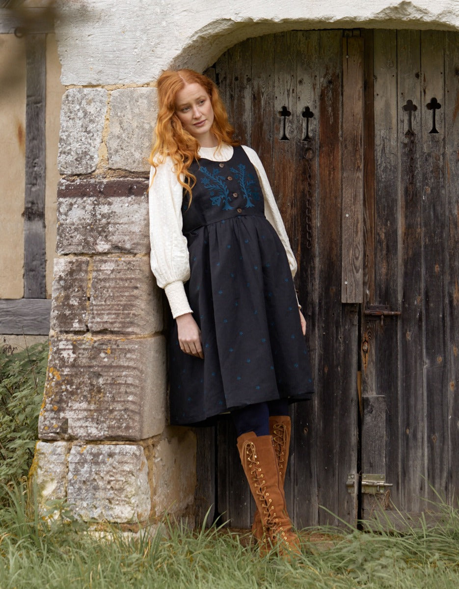 Robe chasuble 'Tara' brodée en lin noire Black / XS/S