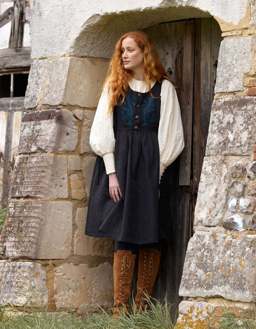 Robe chasuble 'Tara' brodée en lin noire