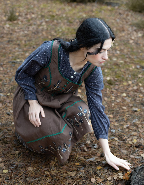 Robe 'Tilda' en lin marron brodé tulipes bleues