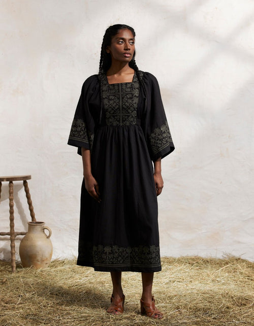 Robe brodee 'Mivilud' noire Black / L Robe brodee 'Mivilud' noire Black / L