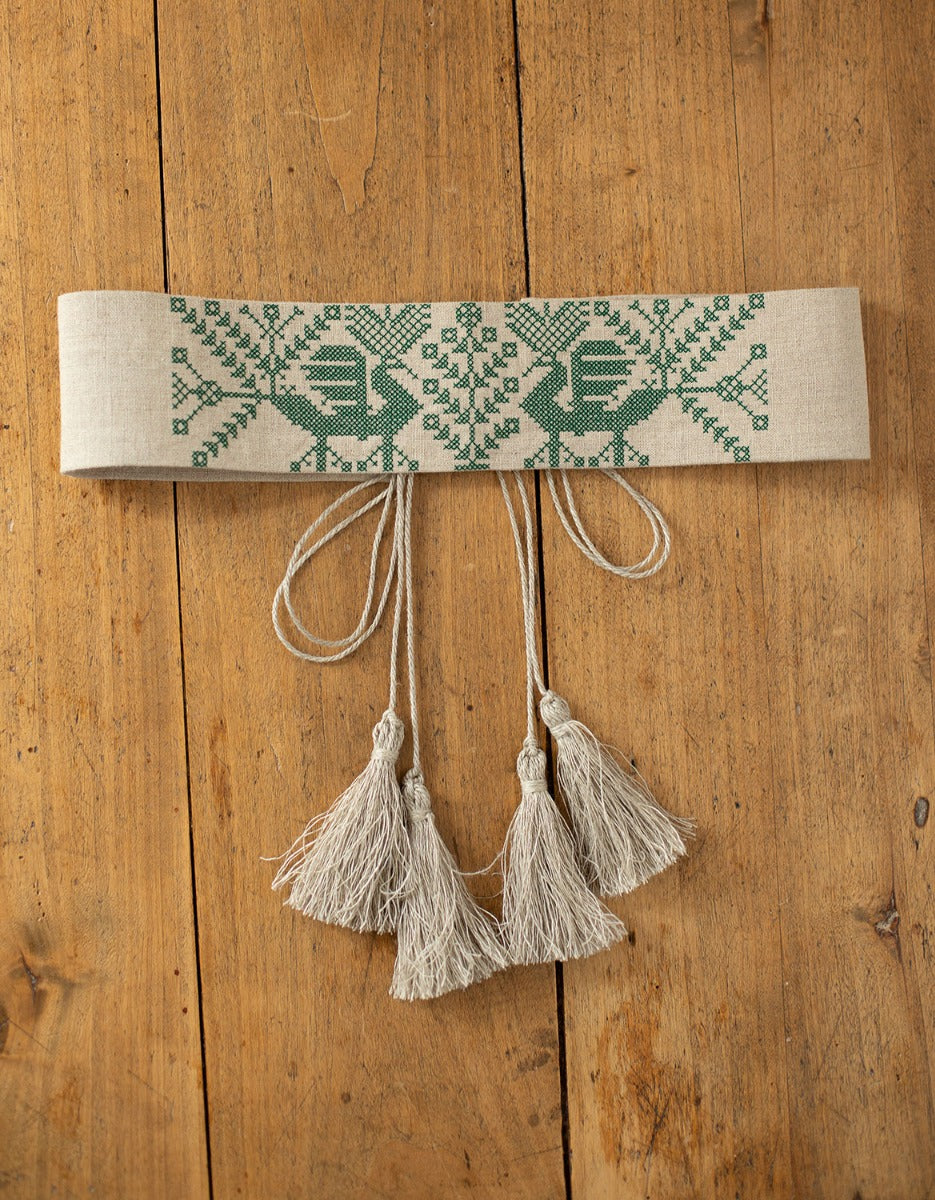 "Valeska" embroidered linen belt green